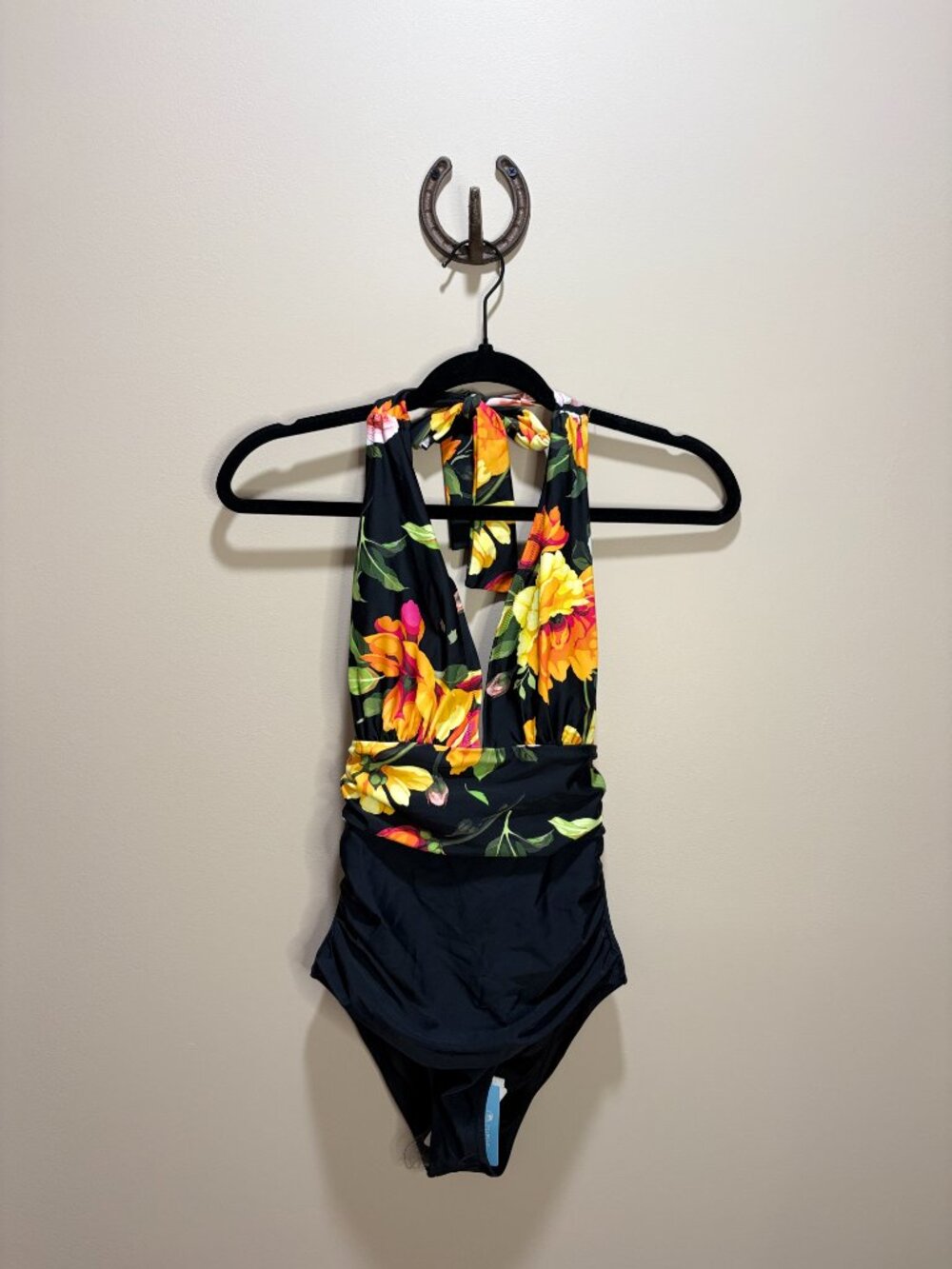 Cupshe Black‎ Floral One Piece Swimsuit Halter V-Neck Extra Small - Picture 3 of 6
